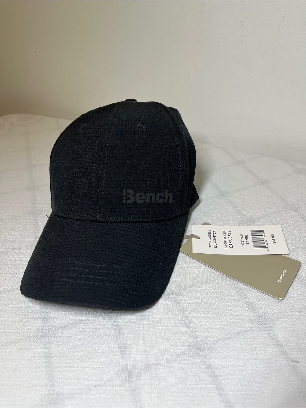 New Bench Black Curved-Brim Logo Cap
Retails $35